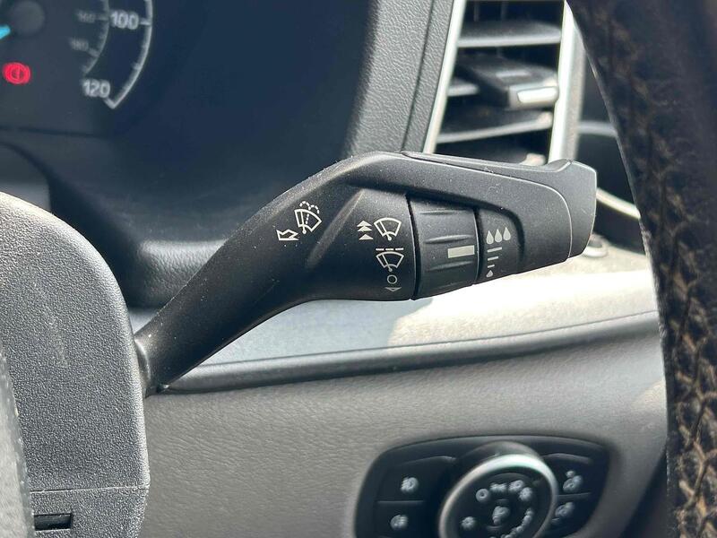 Ford 320 EcoBlue Limited Combi Van 2.0 Automatic Diesel Combi Van Automatic Diesel Combi Van Automatic Diesel Combi Van Automatic Diesel