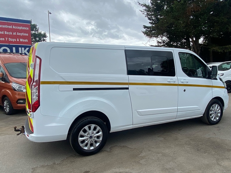 Ford 320 EcoBlue Limited Combi Van 2.0 Automatic Diesel Combi Van Automatic Diesel Combi Van Automatic Diesel Combi Van Automatic Diesel
