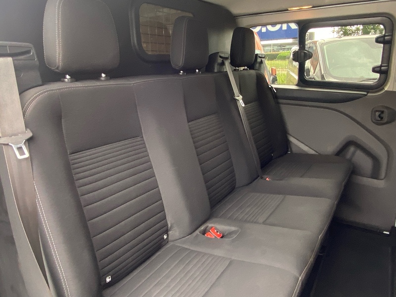 Ford 320 EcoBlue Limited Combi Van 2.0 Automatic Diesel Combi Van Automatic Diesel Combi Van Automatic Diesel Combi Van Automatic Diesel