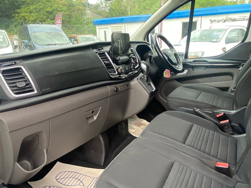Ford 320 EcoBlue Limited Combi Van 2.0 Automatic Diesel Combi Van Automatic Diesel Combi Van Automatic Diesel Combi Van Automatic Diesel