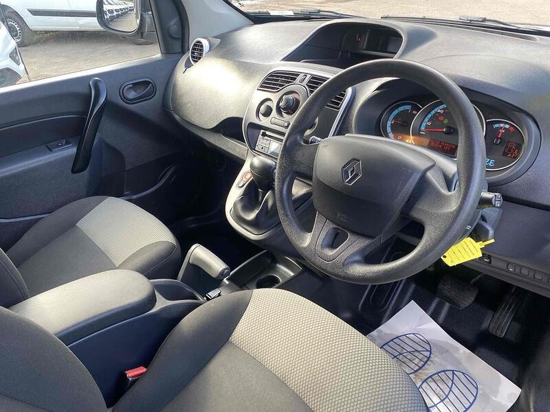 Renault ZE ML20 33kWh Business+ Panel Van 4dr Electric Auto MWB (i) (60 ps) Panel Van Automatic Electric