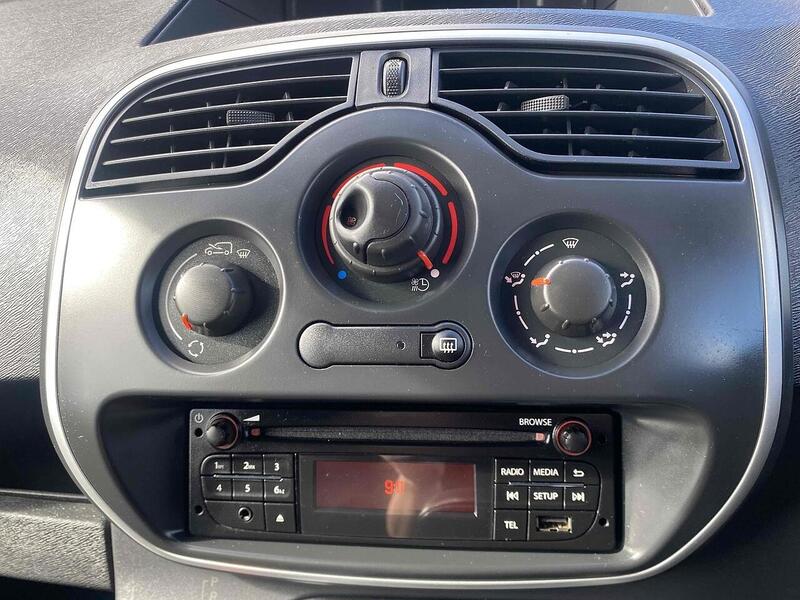 Renault ZE ML20 33kWh Business+ Panel Van 4dr Electric Auto MWB (i) (60 ps) Panel Van Automatic Electric