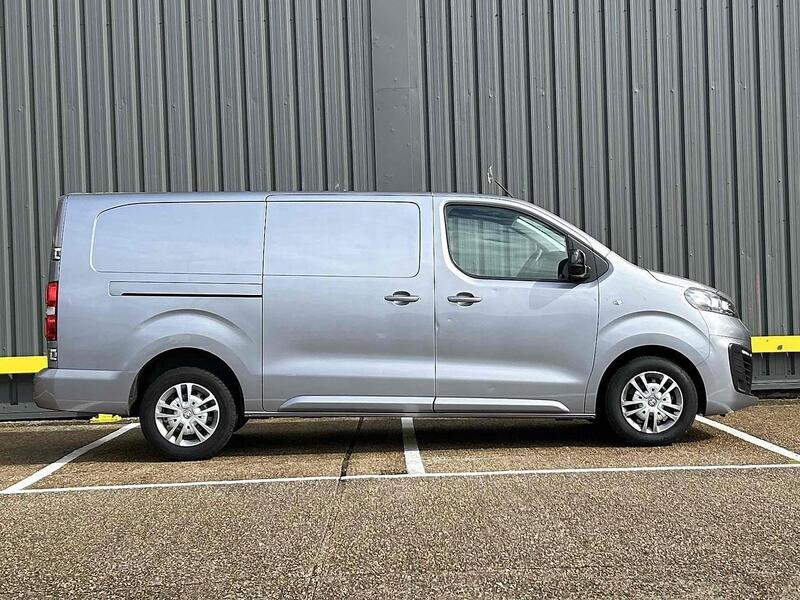 Vauxhall 2.0 Turbo D 3100 Sportive Panel Van 5dr Diesel Manual L2 H1 Euro 6 (s/s) (145 ps) Panel Van Manual Diesel