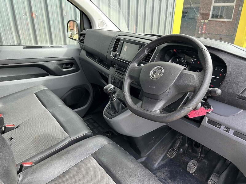Vauxhall 2.0 Turbo D 3100 Sportive Panel Van 5dr Diesel Manual L2 H1 Euro 6 (s/s) (145 ps) Panel Van Manual Diesel
