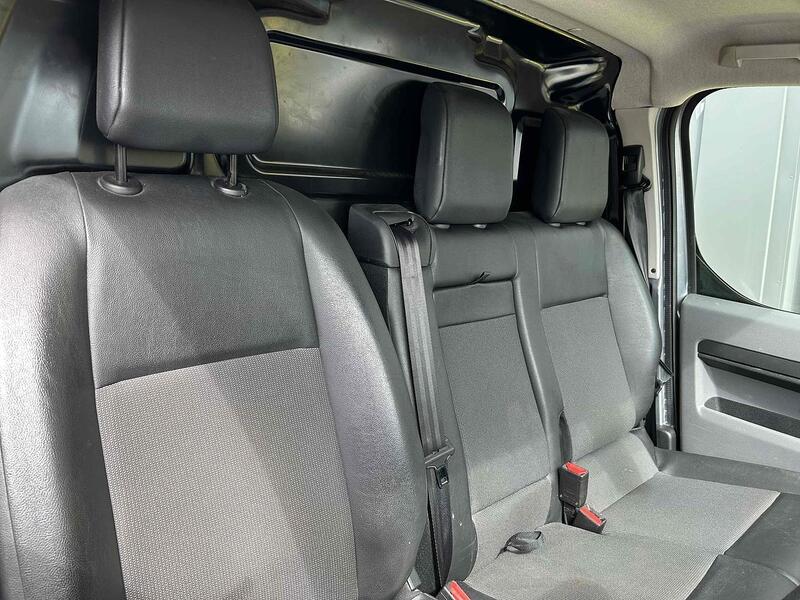 Vauxhall 2.0 Turbo D 3100 Sportive Panel Van 5dr Diesel Manual L2 H1 Euro 6 (s/s) (145 ps) Panel Van Manual Diesel