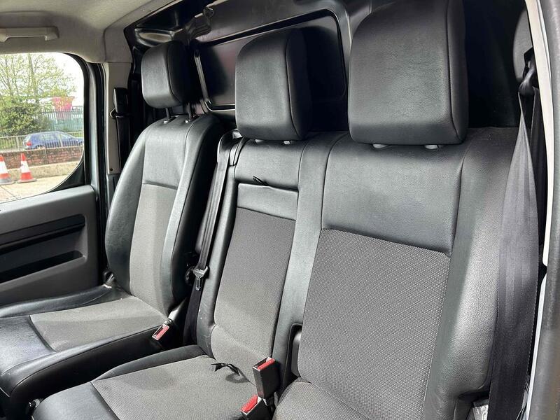 Vauxhall 2.0 Turbo D 3100 Sportive Panel Van 5dr Diesel Manual L2 H1 Euro 6 (s/s) (145 ps) Panel Van Manual Diesel