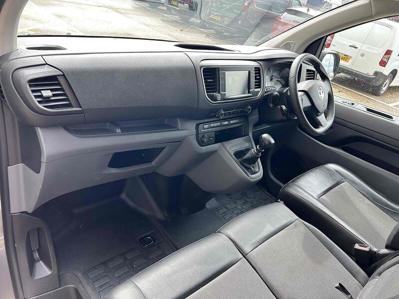 Vauxhall 2.0 Turbo D 3100 Sportive Panel Van 5dr Diesel Manual L2 H1 Euro 6 (s/s) (145 ps) Panel Van Manual Diesel