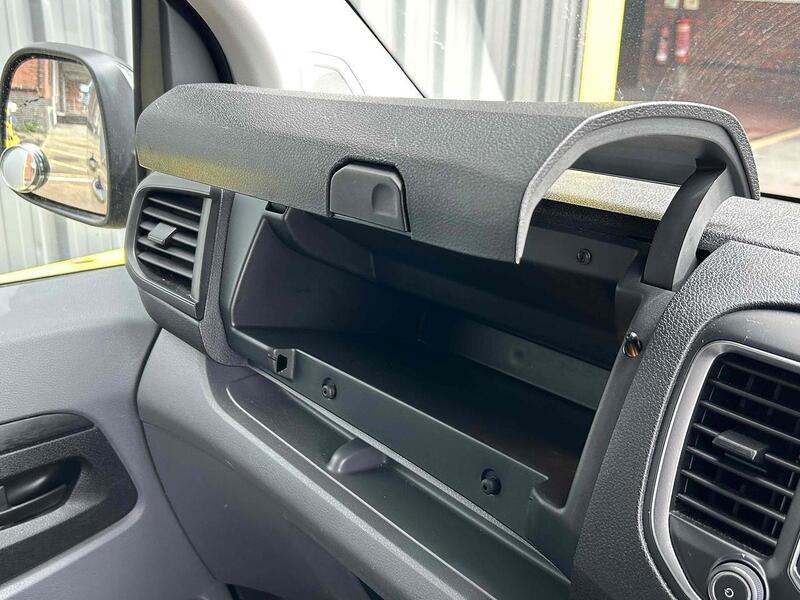 Vauxhall 2.0 Turbo D 3100 Sportive Panel Van 5dr Diesel Manual L2 H1 Euro 6 (s/s) (145 ps) Panel Van Manual Diesel