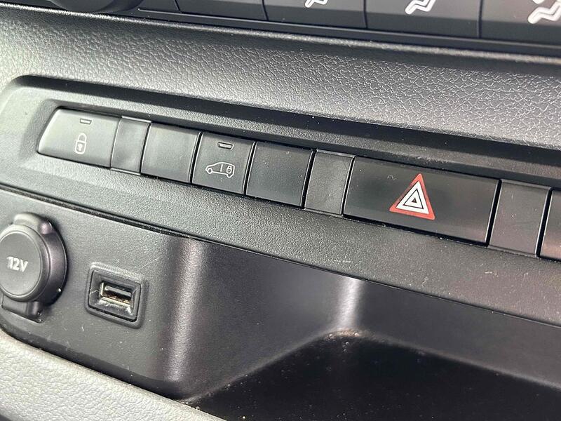Vauxhall 2.0 Turbo D 3100 Sportive Panel Van 5dr Diesel Manual L2 H1 Euro 6 (s/s) (145 ps) Panel Van Manual Diesel