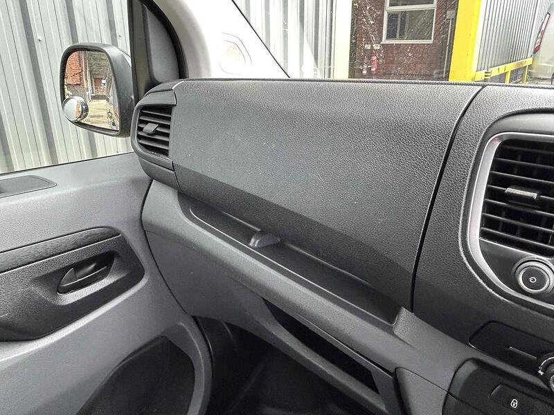 Vauxhall 2.0 Turbo D 3100 Sportive Panel Van 5dr Diesel Manual L2 H1 Euro 6 (s/s) (145 ps) Panel Van Manual Diesel