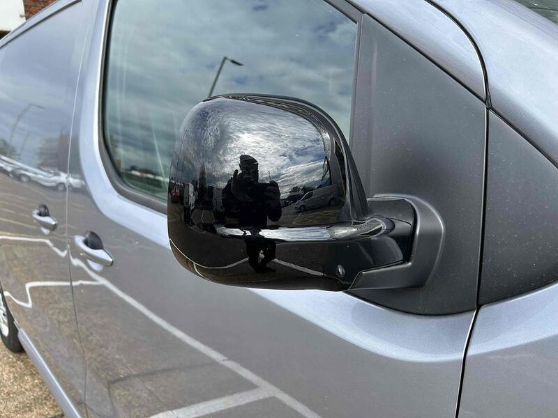 Vauxhall 2.0 Turbo D 3100 Sportive Panel Van 5dr Diesel Manual L2 H1 Euro 6 (s/s) (145 ps) Panel Van Manual Diesel