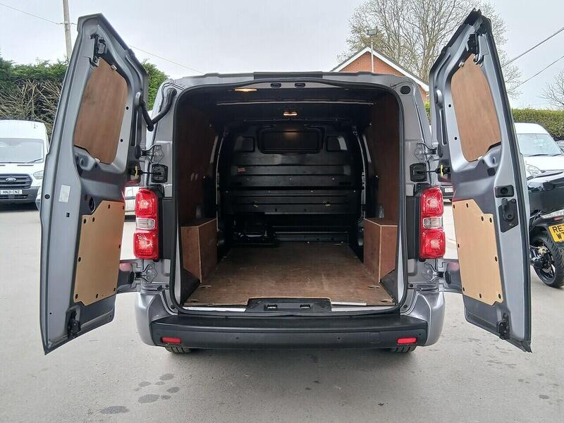 Vauxhall 2.0 Turbo D 3100 Sportive Panel Van 5dr Diesel Manual L2 H1 Euro 6 (s/s) (145 ps) Panel Van Manual Diesel