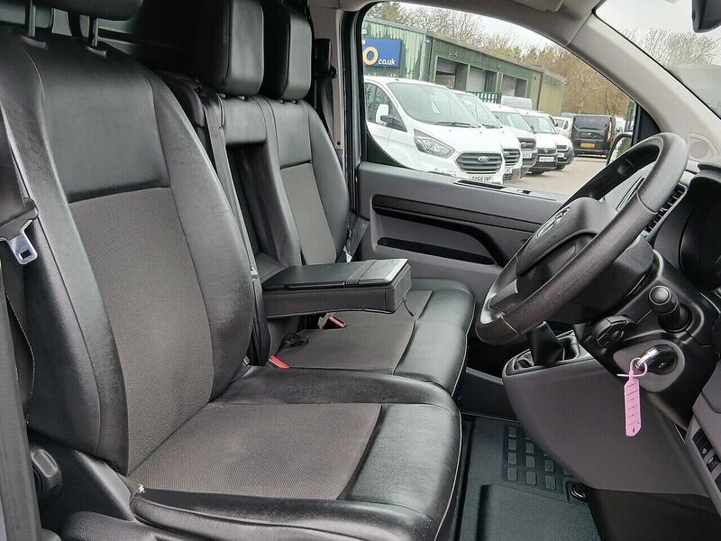 Vauxhall 2.0 Turbo D 3100 Sportive Panel Van 5dr Diesel Manual L2 H1 Euro 6 (s/s) (145 ps) Panel Van Manual Diesel