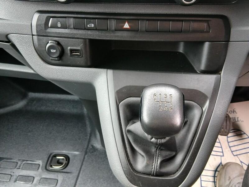 Vauxhall 2.0 Turbo D 3100 Sportive Panel Van 5dr Diesel Manual L2 H1 Euro 6 (s/s) (145 ps) Panel Van Manual Diesel