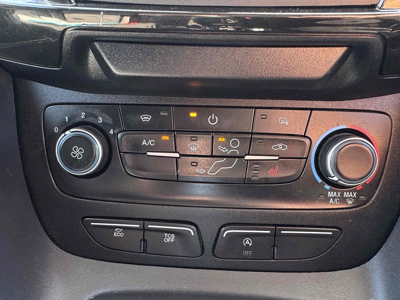 Ford 1.5 200 EcoBlue Limited Panel Van 5dr Diesel Manual L1 Euro 6 (s/s) (120 ps) Panel Van Manual Diesel