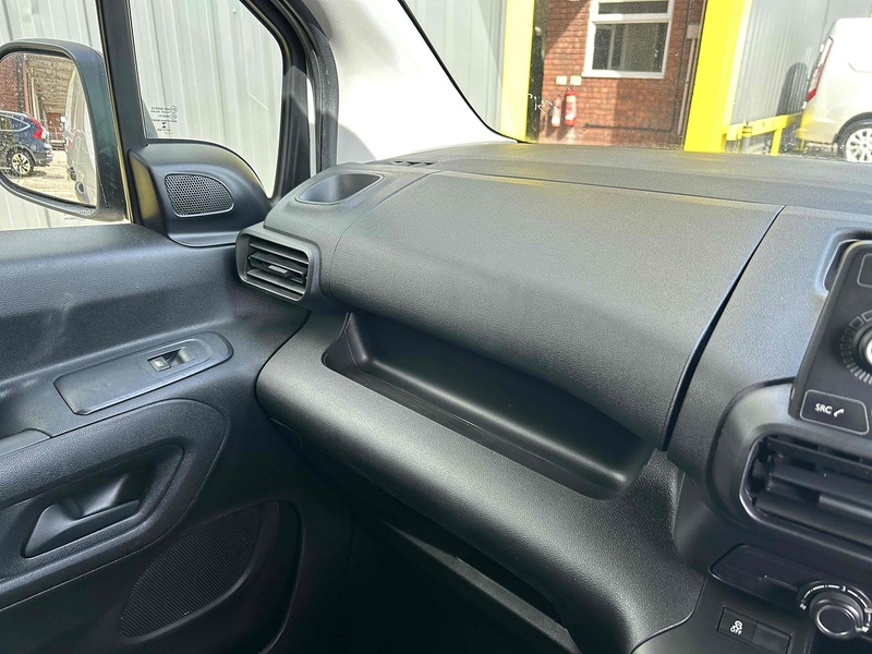 Vauxhall 1.5 Turbo D 2300 Dynamic Panel Van 4dr Diesel Manual L2 H1 Euro 6 (100 ps) Panel Van Manual Diesel