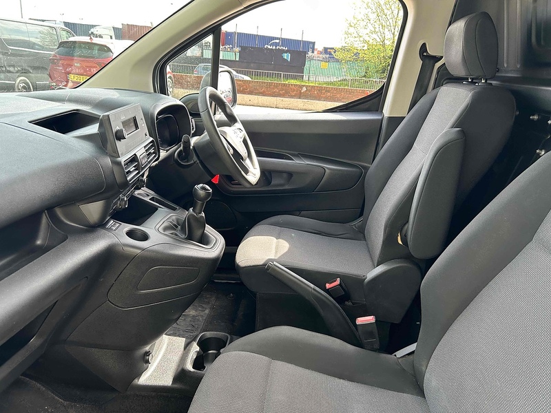 Vauxhall 1.5 Turbo D 2300 Dynamic Panel Van 4dr Diesel Manual L2 H1 Euro 6 (100 ps) Panel Van Manual Diesel