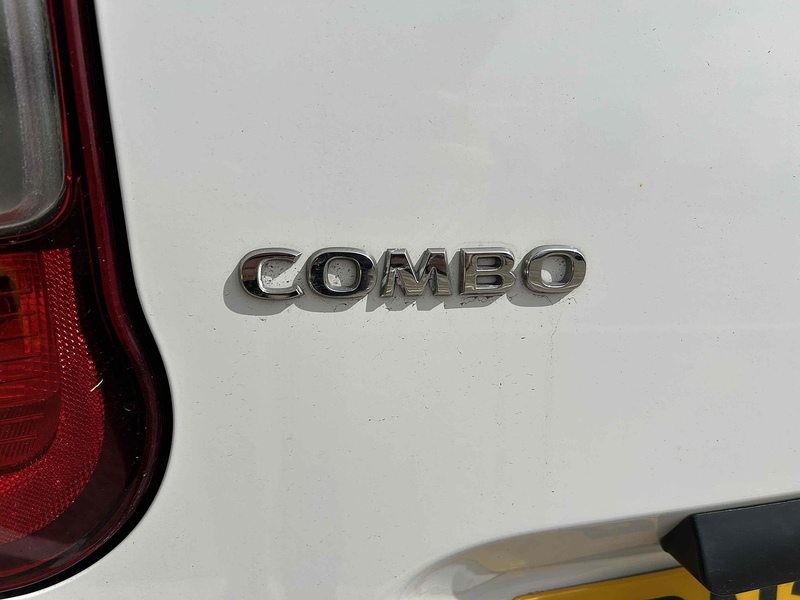 Vauxhall 1.5 Turbo D 2300 Dynamic Panel Van 4dr Diesel Manual L2 H1 Euro 6 (100 ps) Panel Van Manual Diesel