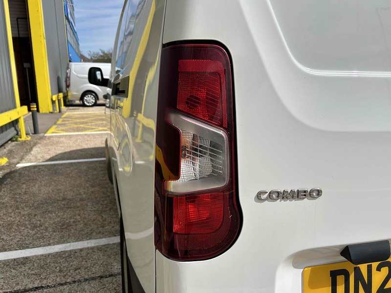 Vauxhall 1.5 Turbo D 2300 Dynamic Panel Van 4dr Diesel Manual L2 H1 Euro 6 (100 ps) Panel Van Manual Diesel