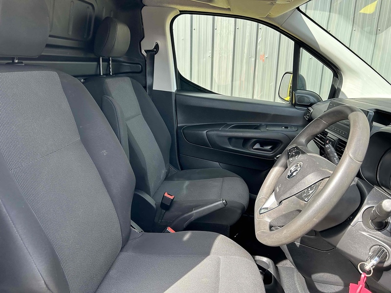 Vauxhall 1.5 Turbo D 2300 Dynamic Panel Van 4dr Diesel Manual L2 H1 Euro 6 (100 ps) Panel Van Manual Diesel