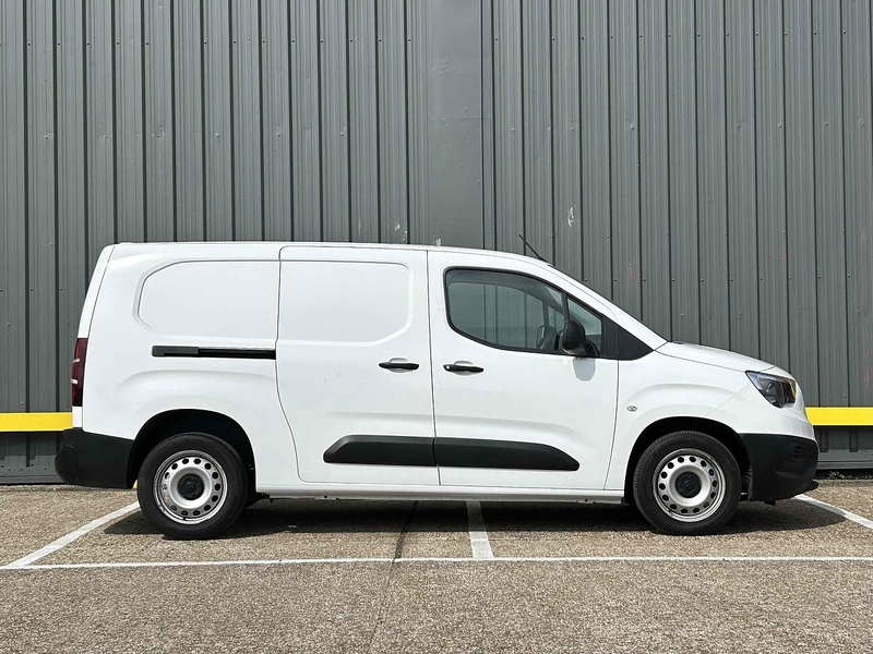 Vauxhall 1.5 Turbo D 2300 Dynamic Panel Van 4dr Diesel Manual L2 H1 Euro 6 (100 ps) Panel Van Manual Diesel