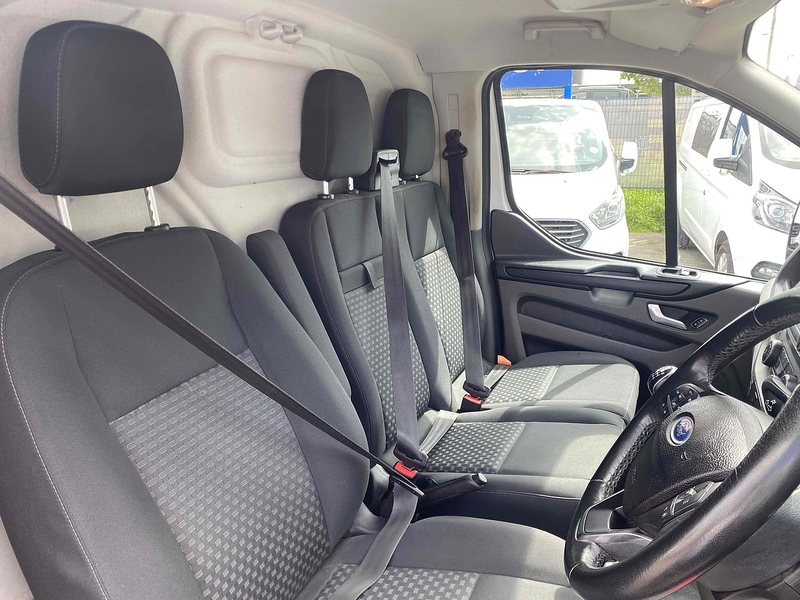 Ford 300 EcoBlue Trend Panel Van 2.0 Manual Diesel