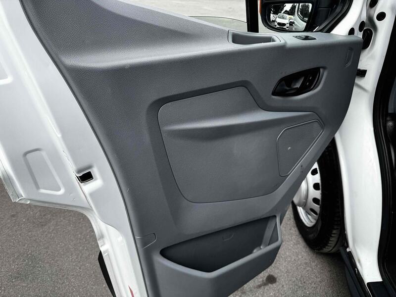 Ford 350 EcoBlue LUTON 2.0 Manual Diesel 2.0 2dr Luton Van Manual Diesel