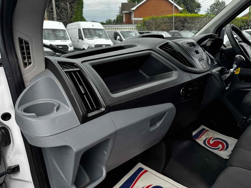 Ford 350 EcoBlue LUTON 2.0 Manual Diesel 2.0 2dr Luton Van Manual Diesel