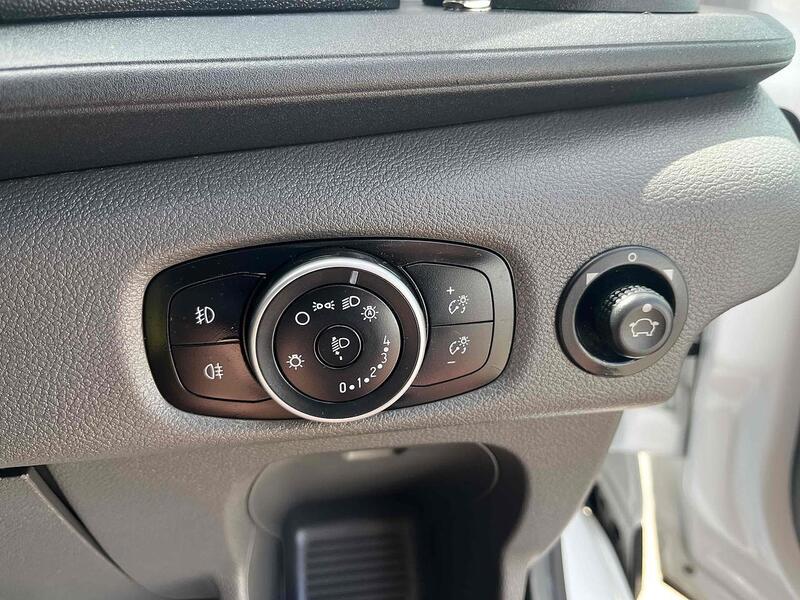 Ford 350 EcoBlue Limited Panel Van 2.0 Manual Diesel