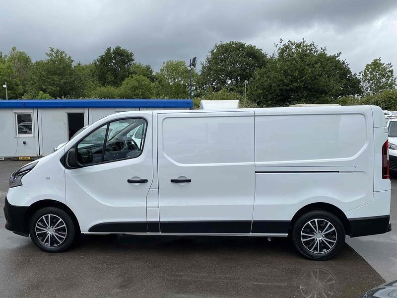Renault dCi ENERGY 30 Business+ Panel Van 2.0 Manual Diesel