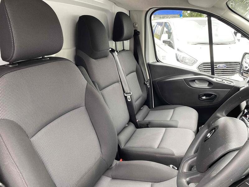 Renault dCi ENERGY 30 Business+ Panel Van 2.0 Manual Diesel