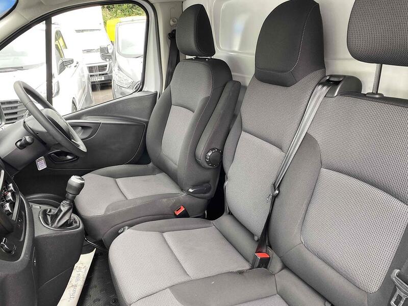 Renault dCi ENERGY 30 Business+ Panel Van 2.0 Manual Diesel