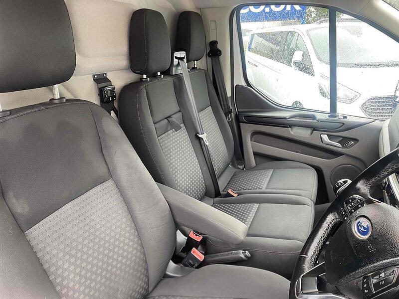 Ford 320 EcoBlue Trend Panel Van 2.0 Manual Diesel