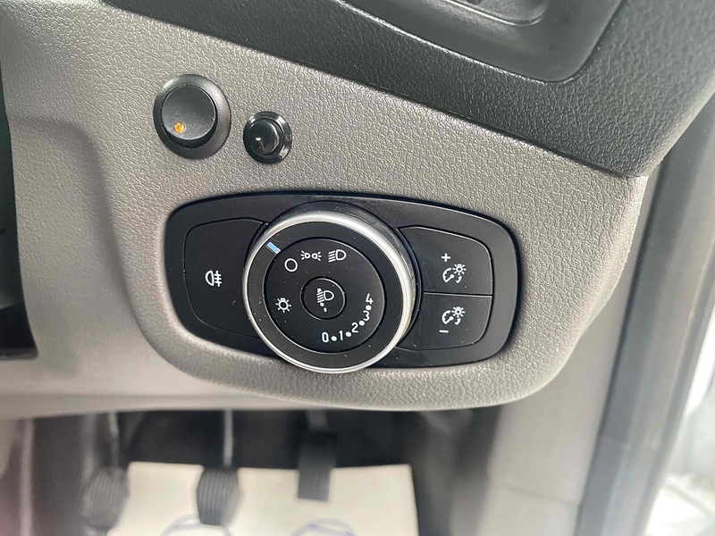 Ford 1.5 230 EcoBlue Leader Crew Van Double Cab 6dr Diesel Manual L2 Euro 6 (s/s) (100 ps)