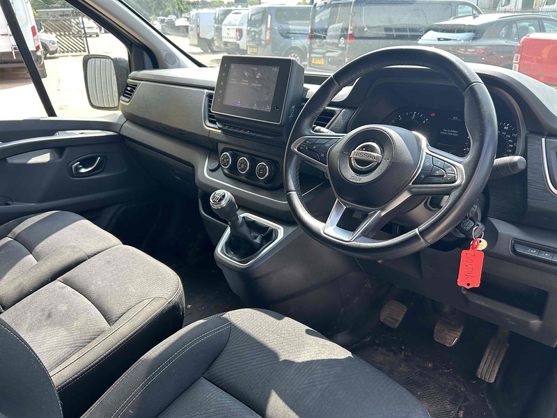 Nissan dCi 30 Tekna Panel Van 2.0 Manual Diesel