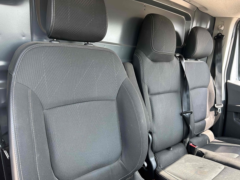 Nissan dCi 30 Tekna Panel Van 2.0 Manual Diesel