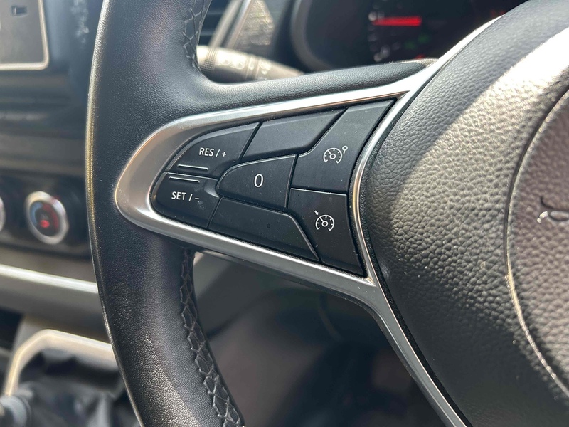Nissan dCi 30 Tekna Panel Van 2.0 Manual Diesel