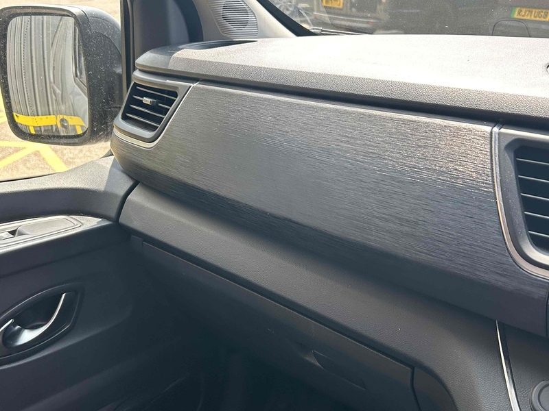 Nissan dCi 30 Tekna Panel Van 2.0 Manual Diesel