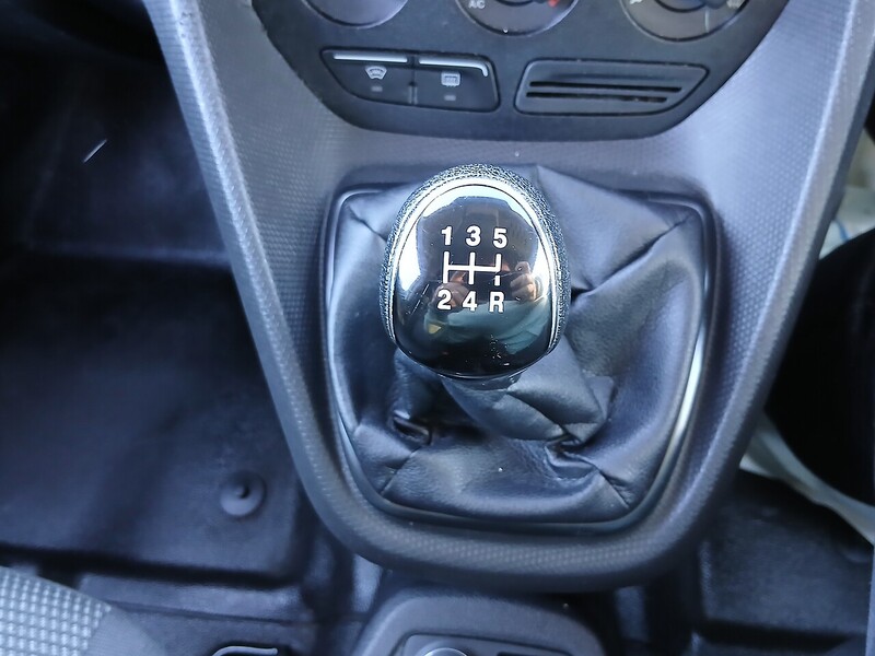 Ford 1.5 TDCi 200 Panel Van 5dr Diesel Manual L1 H1 (120 g/km, 74 bhp)