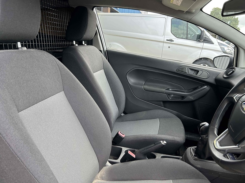 Ford 1.5 TDCi Panel Van 3dr Diesel Manual (94 g/km, 73.97 bhp)