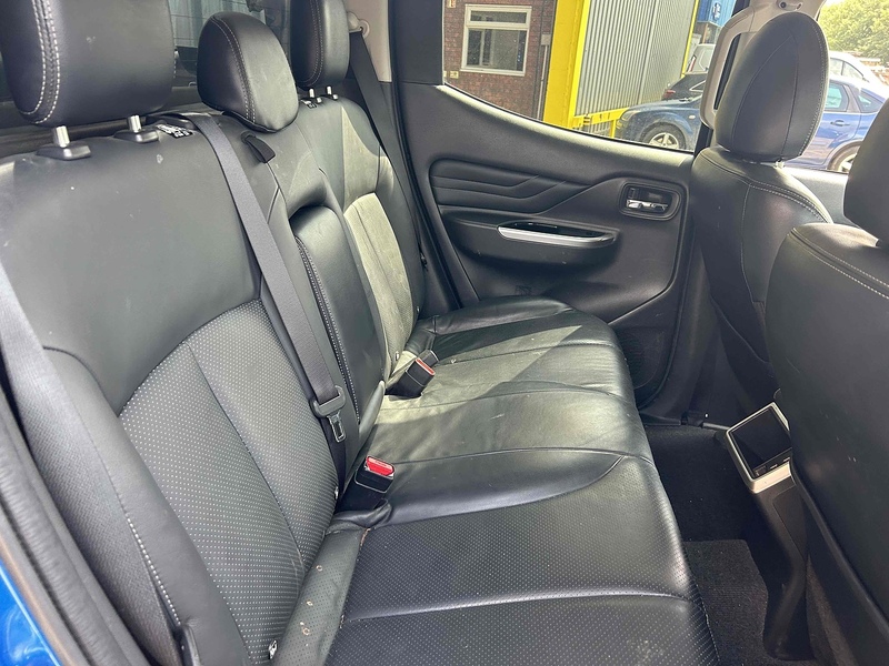 Mitsubishi DI-D DC Barbarian Pickup 2.2 Automatic Diesel