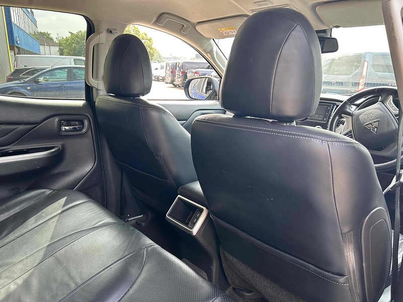 Mitsubishi DI-D DC Barbarian Pickup 2.2 Automatic Diesel