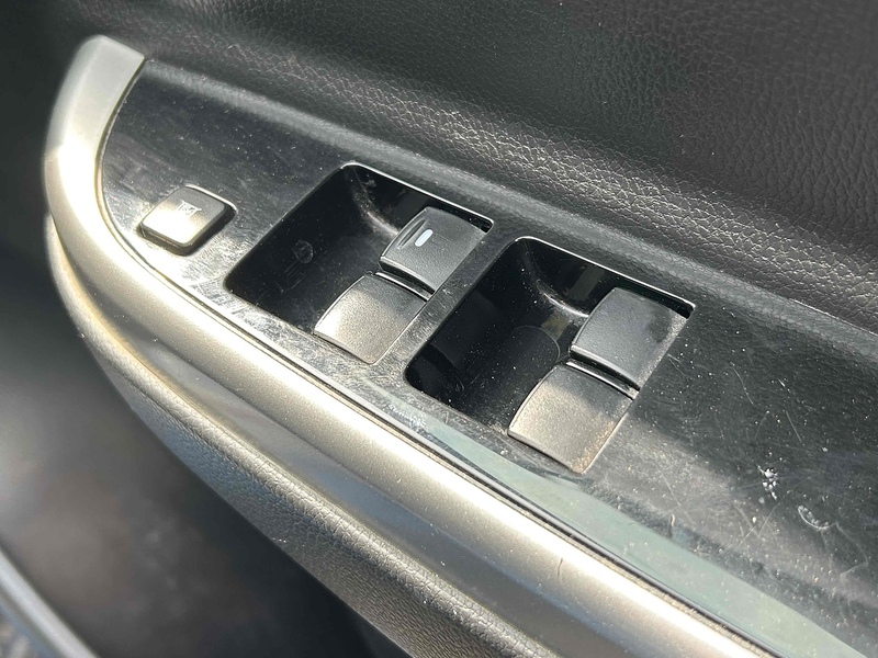 Mitsubishi DI-D DC Barbarian Pickup 2.2 Automatic Diesel