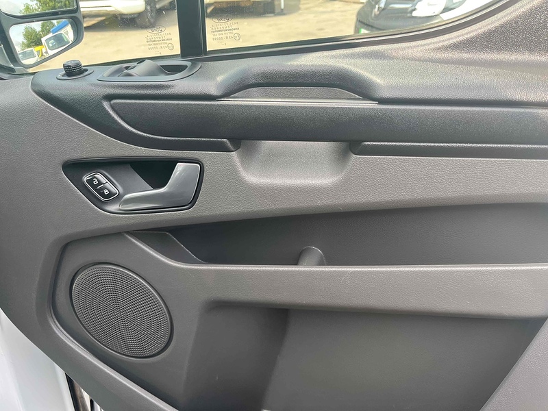 Ford 2.0 320 EcoBlue Trend Kombi Double Cab 5dr Diesel Manual L1 H1 Euro 6 (s/s) (130 ps)