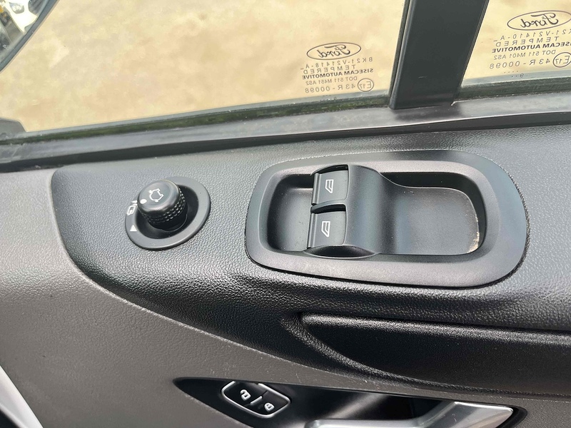 Ford 2.0 320 EcoBlue Trend Kombi Double Cab 5dr Diesel Manual L1 H1 Euro 6 (s/s) (130 ps)