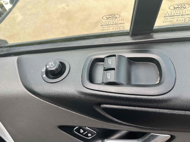 Ford 2.0 320 EcoBlue Trend Kombi Double Cab 5dr Diesel Manual L1 H1 Euro 6 (s/s) (130 ps)