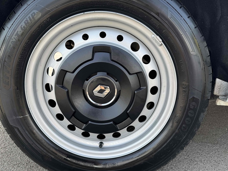 Renault Ml20 Ze Business 0.0 5dr Panel Van Automatic Electric