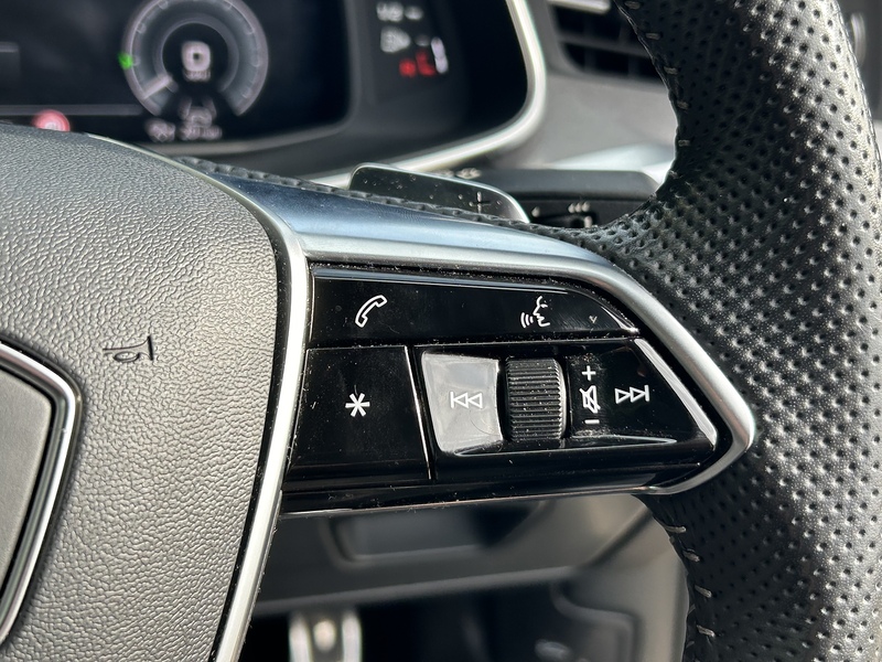 Audi 2.0 TFSIe 50 S line Saloon 4dr Petrol Plug-in Hybrid S Tronic quattro Euro 6 (s/s) 17.9kWh (299 ps)