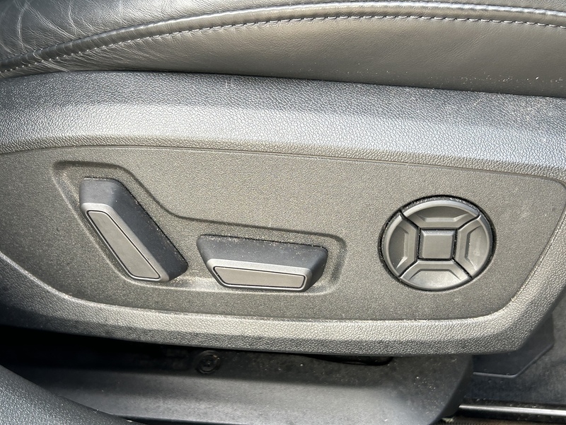 Audi 2.0 TFSIe 50 S line Saloon 4dr Petrol Plug-in Hybrid S Tronic quattro Euro 6 (s/s) 17.9kWh (299 ps)