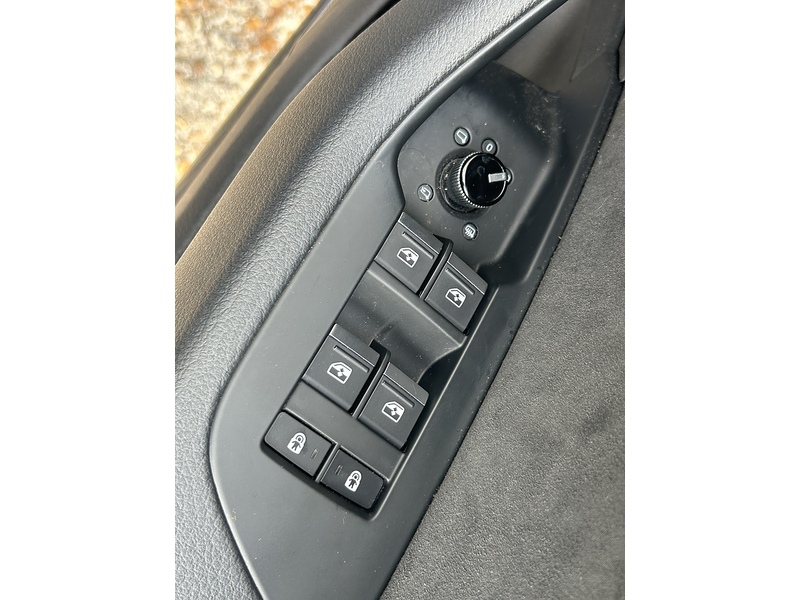 Audi 2.0 TFSIe 50 S line Saloon 4dr Petrol Plug-in Hybrid S Tronic quattro Euro 6 (s/s) 17.9kWh (299 ps)